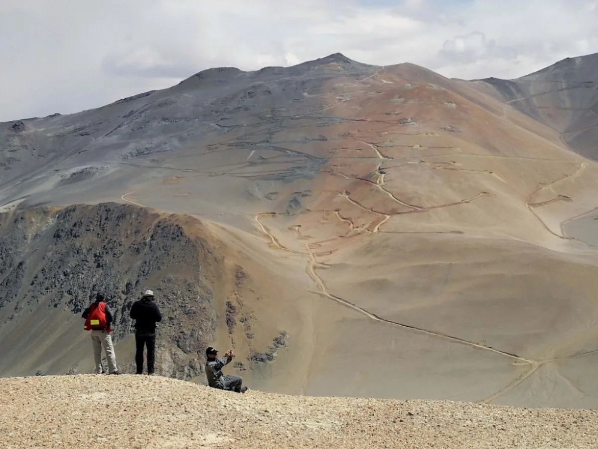 dos de los proyectos de cobre más grande del país están cerca de comenzar a producir