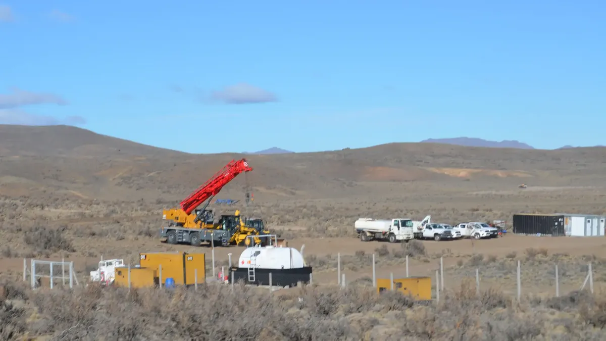 mineria calcatreu ya genera más de 700 puestos de trabajo en río negro