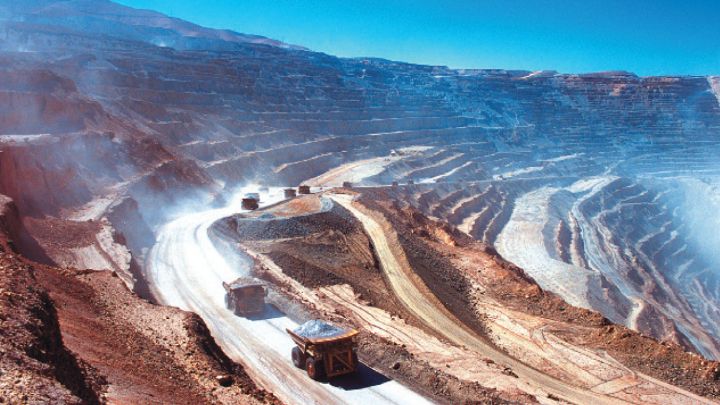hay que elegir entre minería depredadora o futuro sostenible