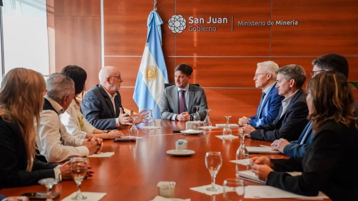 la nueva conducción de la cámara minera fue recibida por autoridades provinciales de minería