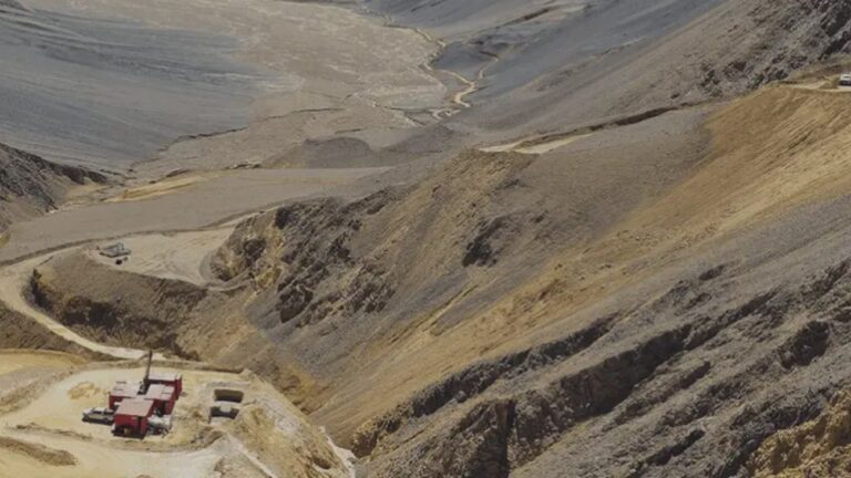 NGEx Minerals descubre tres zonas de cobre y oro en Lunahuasi