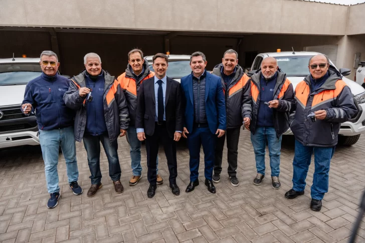 orrego entregó nuevas movilidades para fortalecer el control minero y ambiental