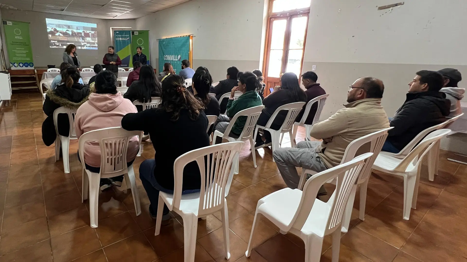 con más de 1500 inscriptos comenzó curso de minería en la región sur