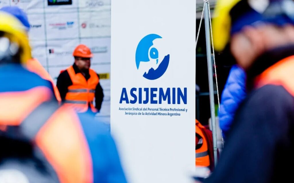 diálogo con trabajadores mineros candidatos de fuerza san juan respaldaron la ley de jubilación minera y la propuesta de una nueva ley nacional de minería promovida por asijemin