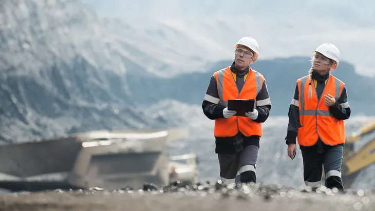 empleo en minería y petróleo más de 100.000 puestos y sueldos superiores a $9 millones