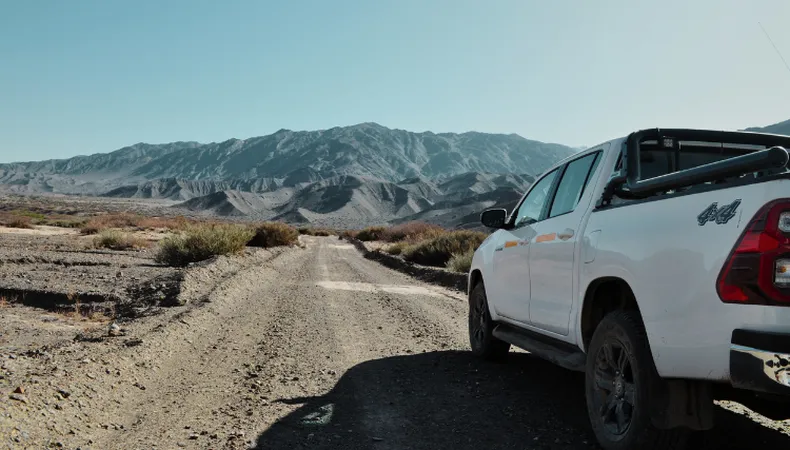la minera vicuña esquiva el bloqueo de la rioja y ya usa un camino por san juan